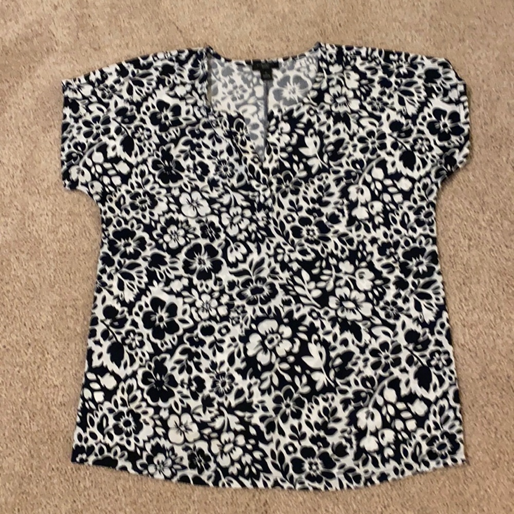 Ann Taylor Factory SP. Navy blue blouse. Like new!